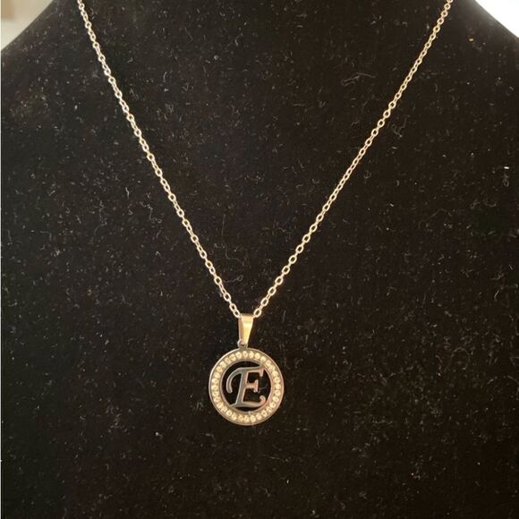 INITIAL letter “E” drop necklace - Picture 3 of 4